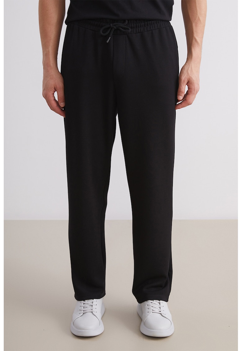 Прав спортен панталон с джобове встрани LC WAIKIKI