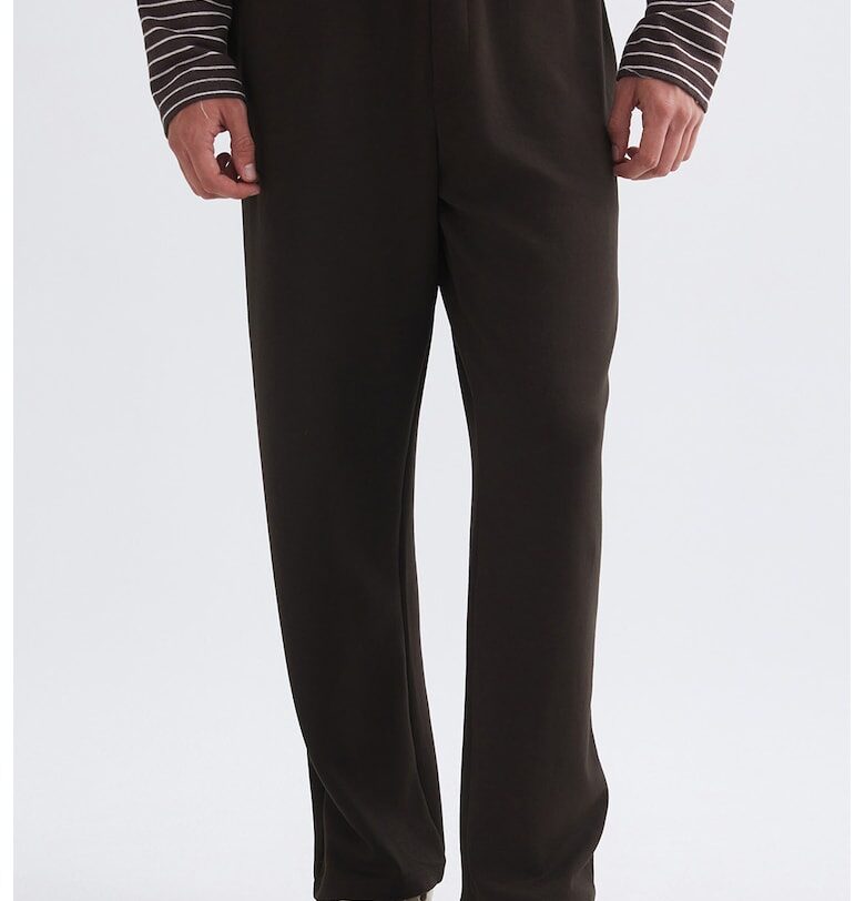 Прав спортен панталон с джобове встрани LC WAIKIKI