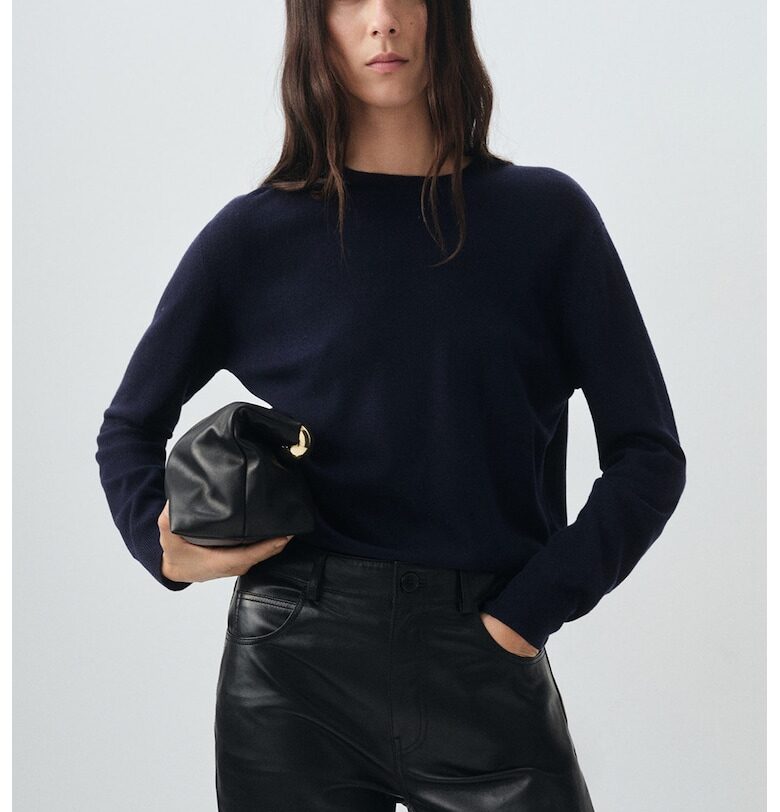 Пуловер с овално деколте Mango