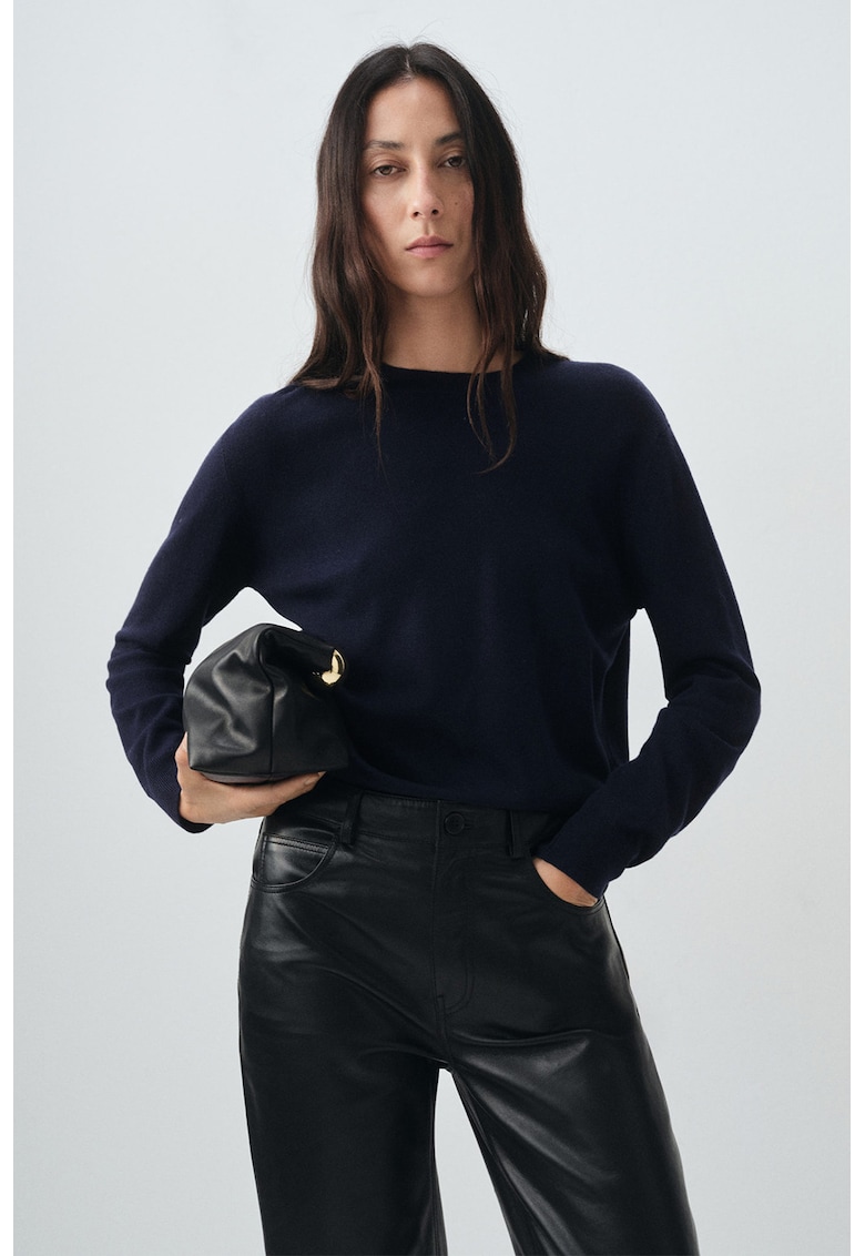 Пуловер с овално деколте Mango