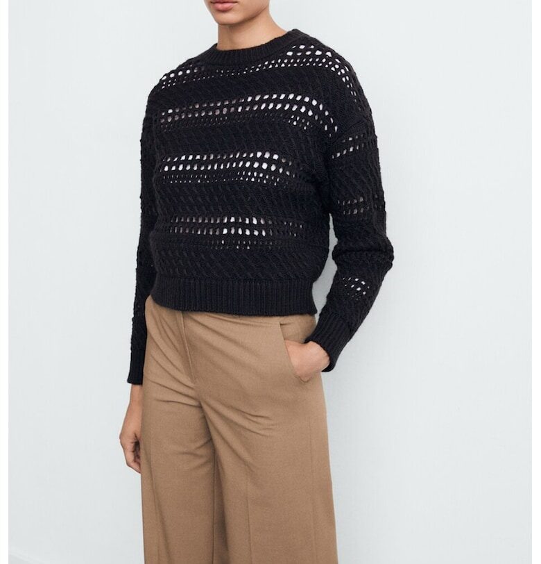 Пуловер с овално деколте и перфорации Mango