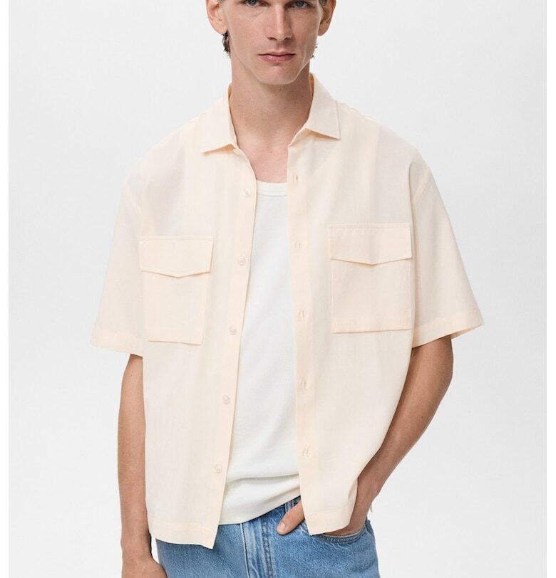 Риза с къси ръкави и два джоба отпред Mango