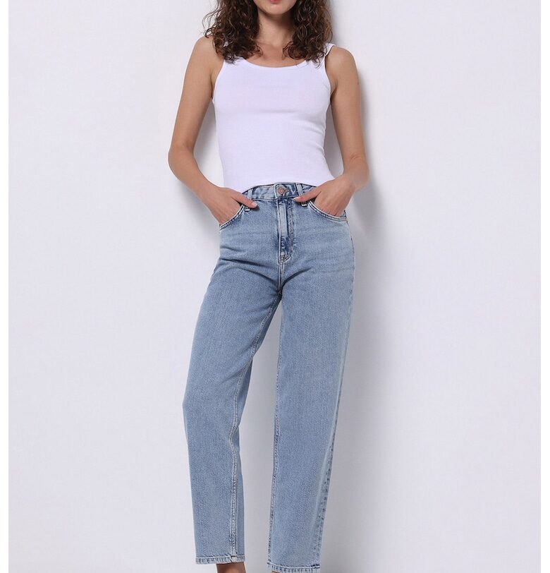 Скъсени дънки тип Mom COLINS