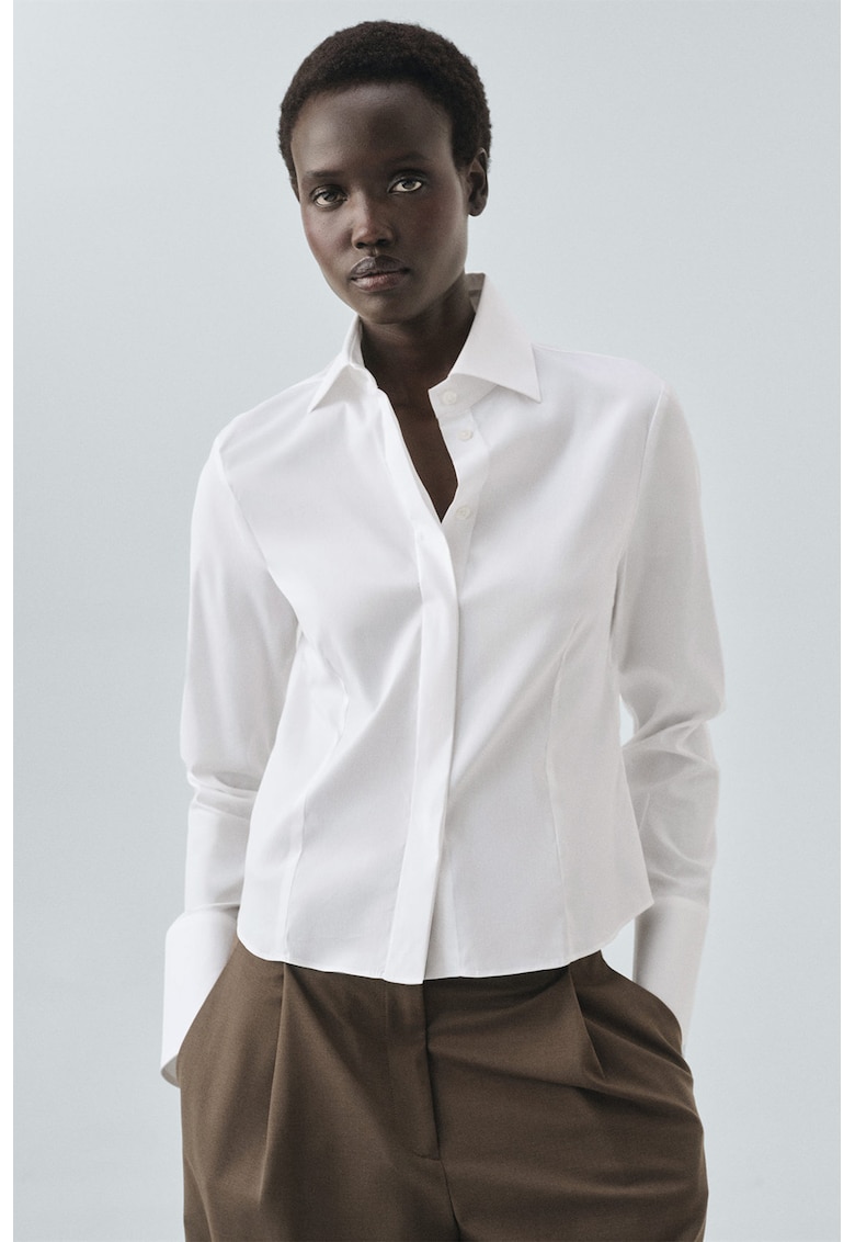 Слим риза с копчета на маншетите Mango