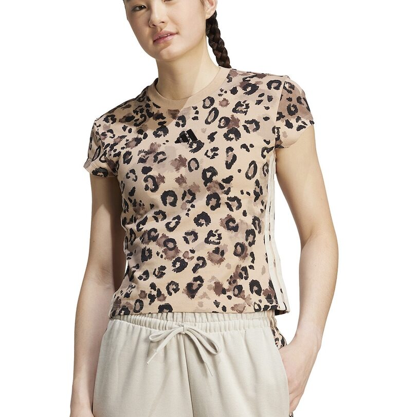 Слим тениска с принт adidas Sportswear