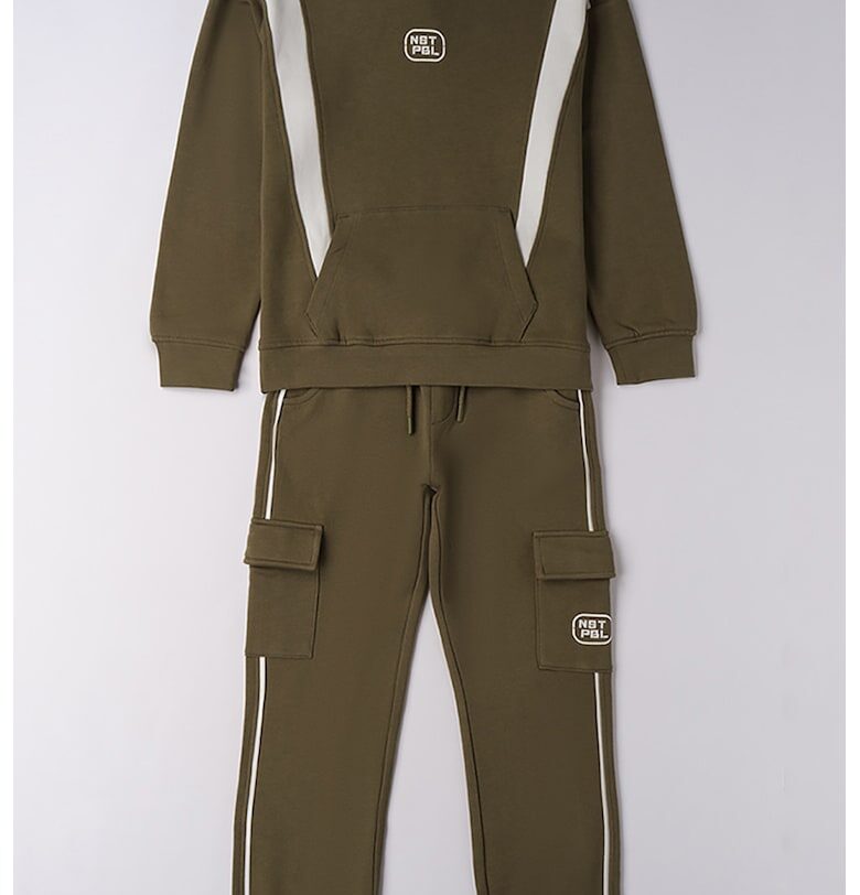 Спортен екип с худи с надпис IDO