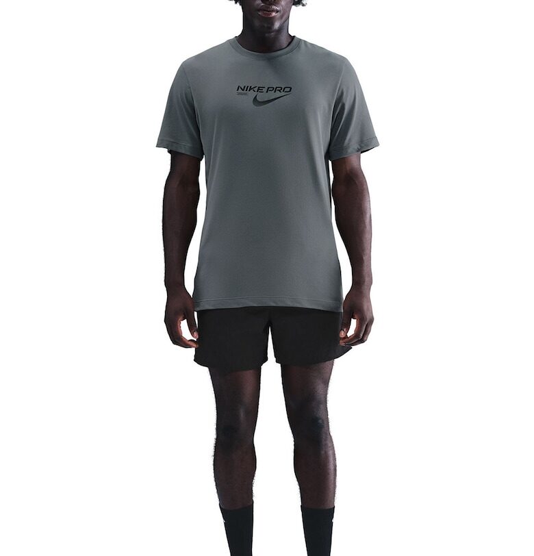 Спортна тениска с Dri-FIT Nike