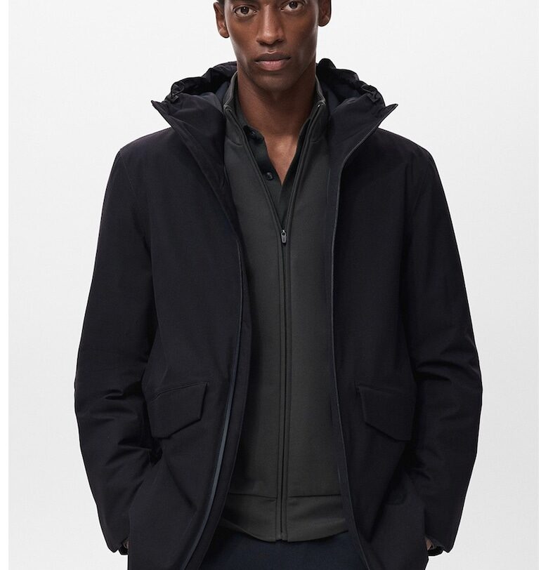 Яке с качулка и джобове Mango