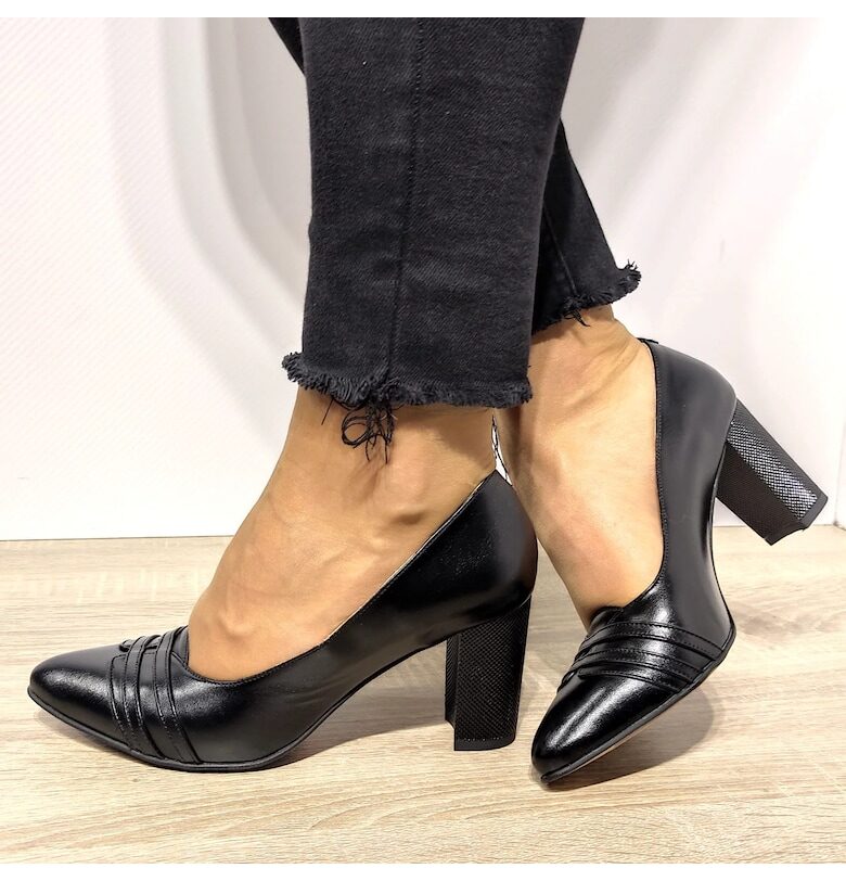 32216 Елегантни дамски обувки черни - черни Antonio