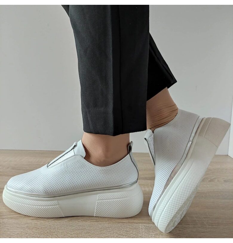 3324-1 бели дамски перфорирани обувки - бели PERLLA