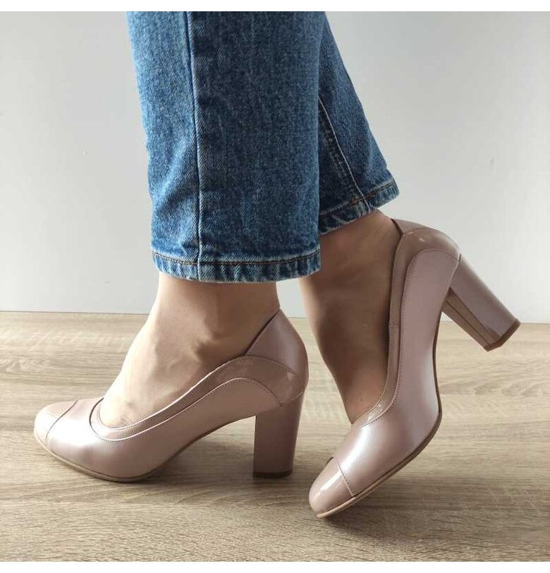 736 сиви елегантни дамски обувки - бежови Antonio