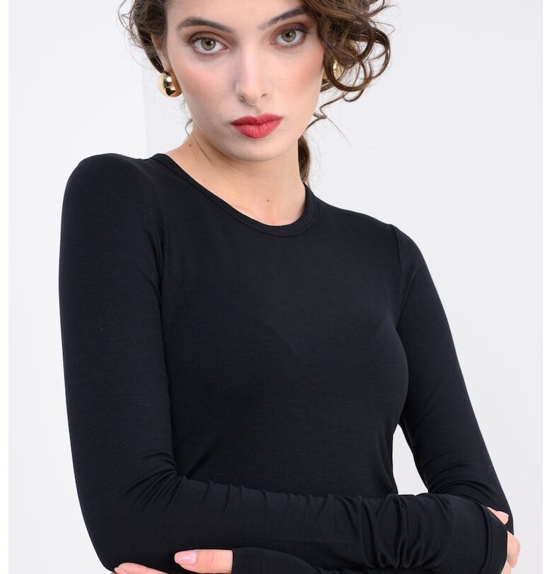 Блуза Foro с овално деколте - Черен MaxCo