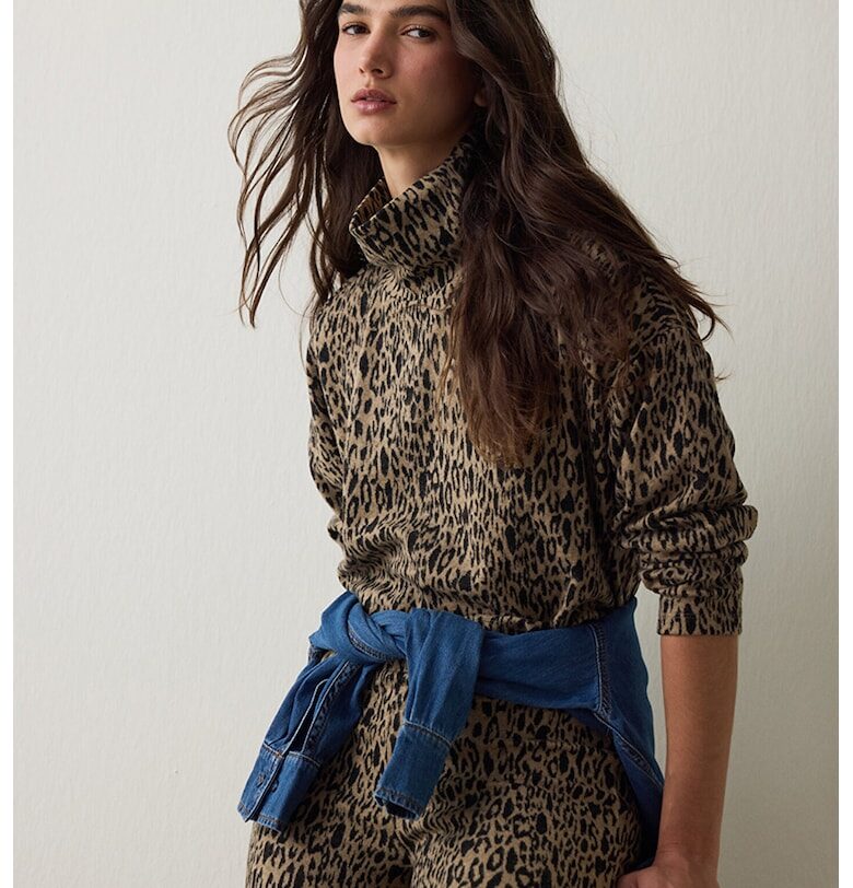 Блуза с животински принт и висока яка Penti
