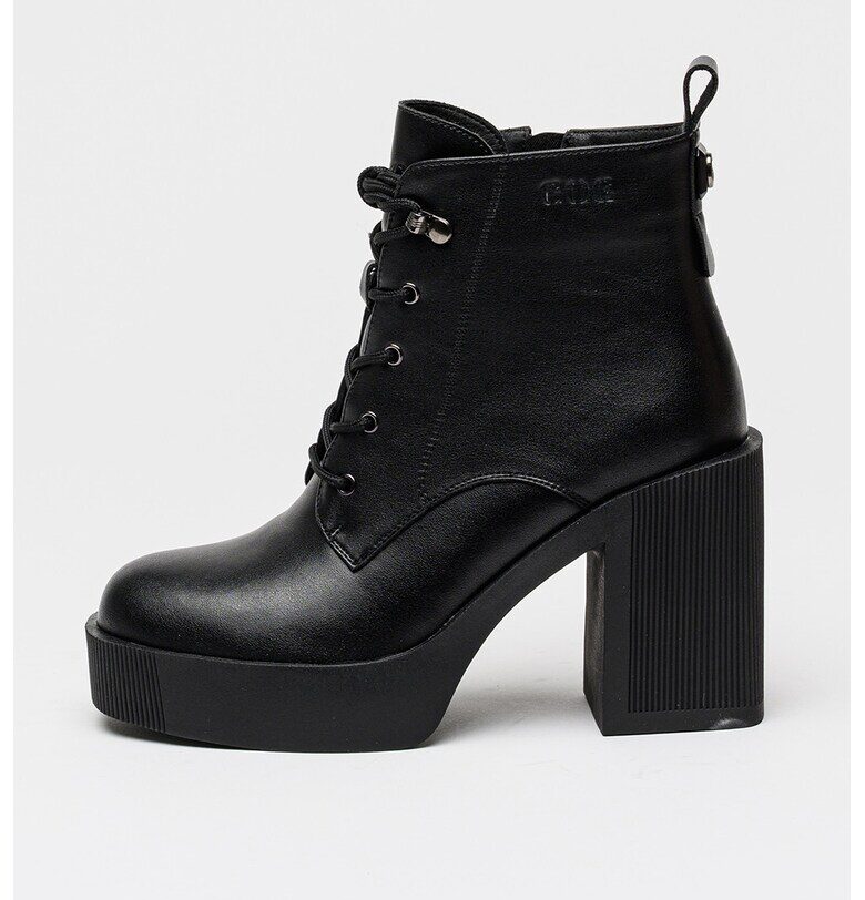 Боти с масивен ток GOE