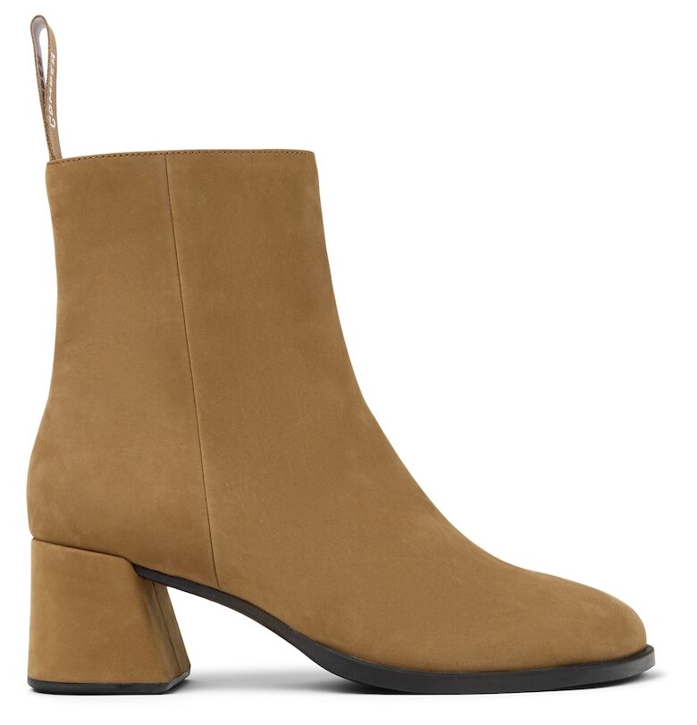 Велурени боти с ток Camper