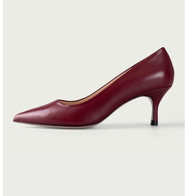 Велурени обувки Julie с остър връх ALURA