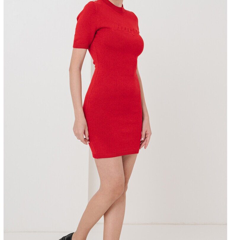 Вталена къса рокля-тениска HUGO