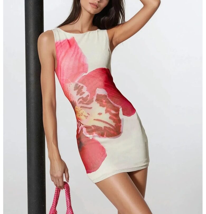 Вталена мини рокля  флорален мотив - тюлен материал HiCCUP