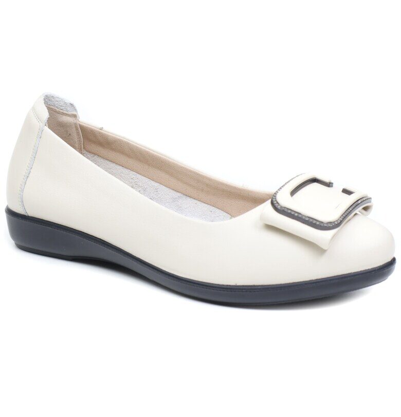 Дамски балетни обувки 230530 кремав FORMAZIONE