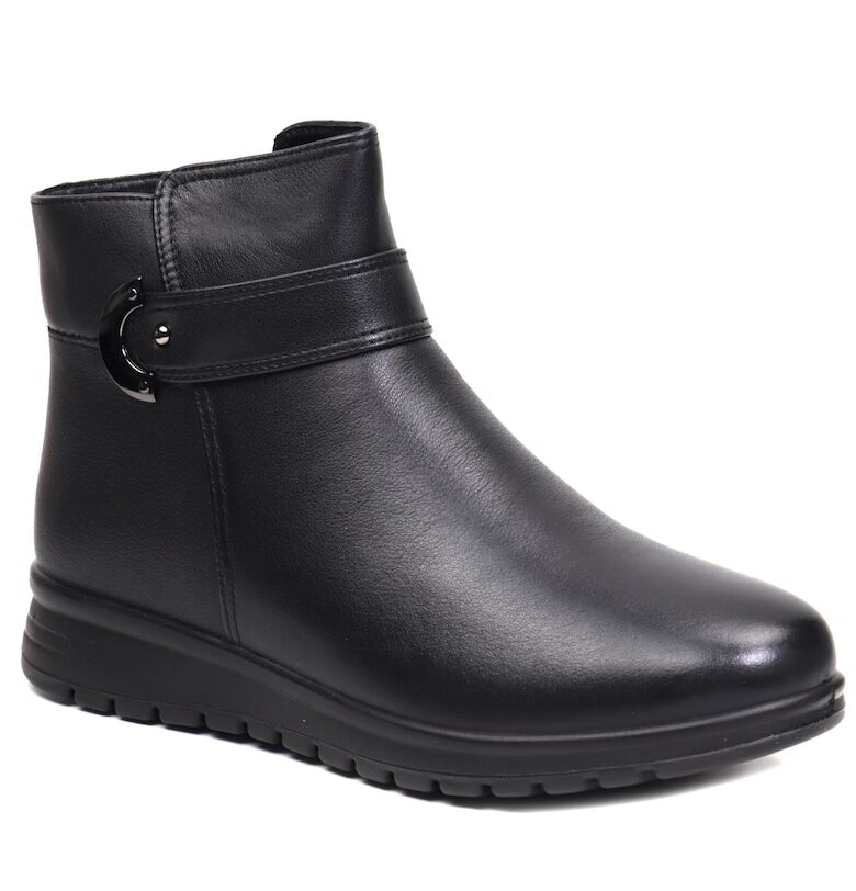 Дамски боти М021 черни FORMAZIONE