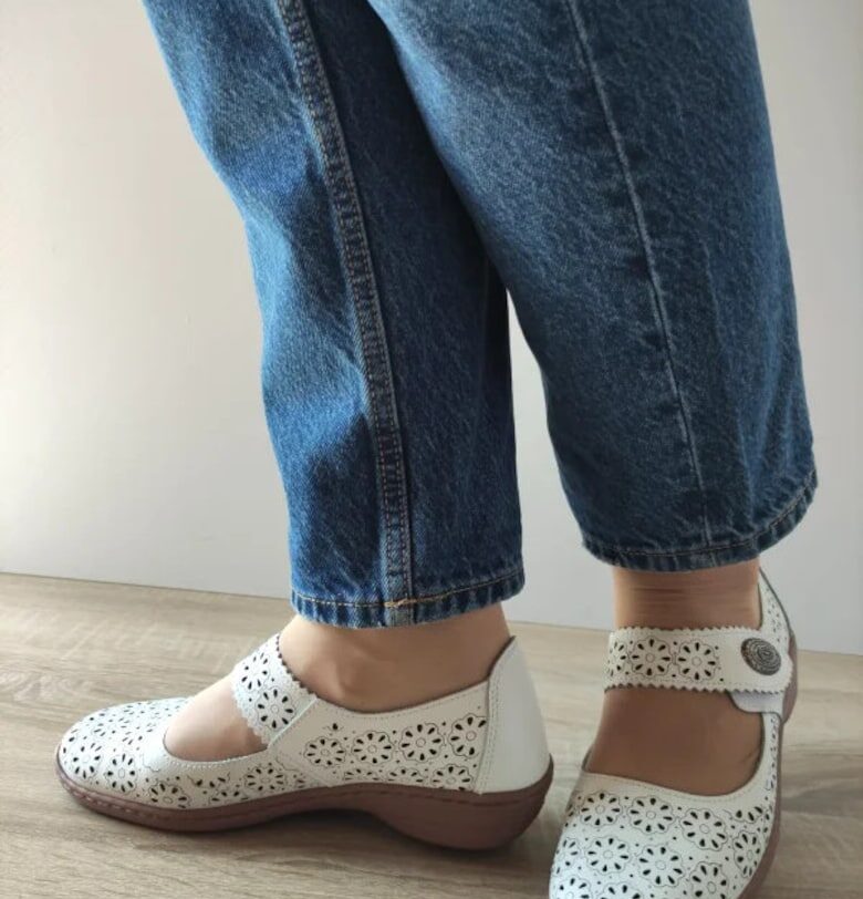 Дамски ежедневни обувки  739894 - Перфорирани - бели Maria Conti