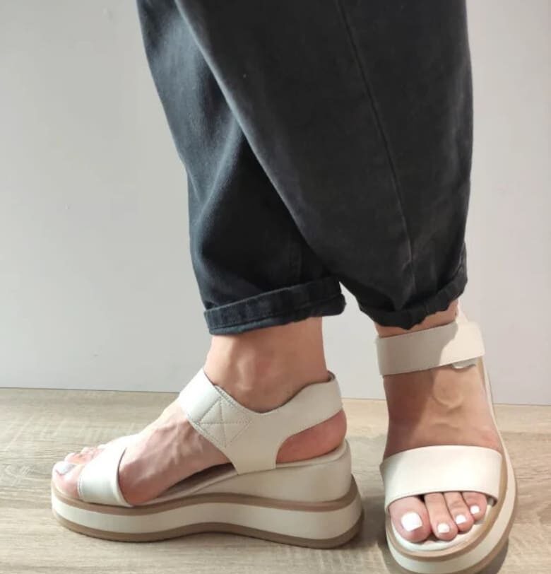 Дамски ежедневни сандали  40005B 52-N Бежов - Бежов - Pass