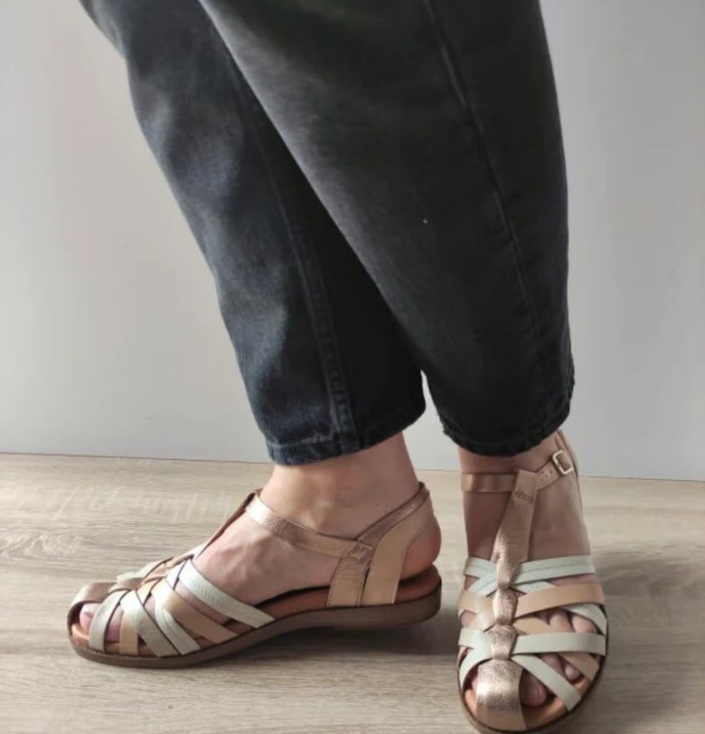 Дамски ежедневни сандали  W8Q-0803Clc1 Бежов + Крем + Шампанско - Бежов Pikolinos