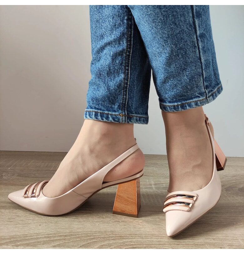 Дамски изрязани обувки  11166-404-665 лак бежово - лак бежово Epica