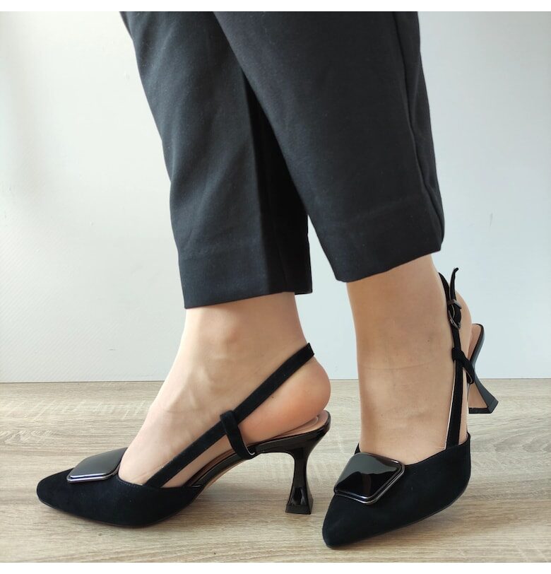 Дамски изрязани обувки Epica