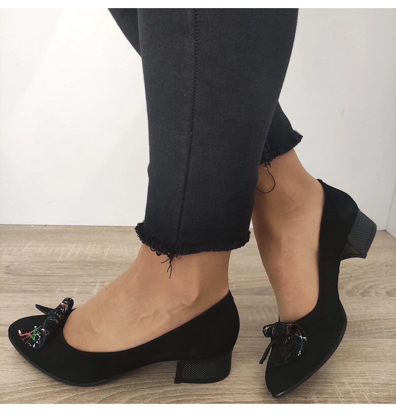 Дамски обувки  055 - Елегантни - Черни - Bratex