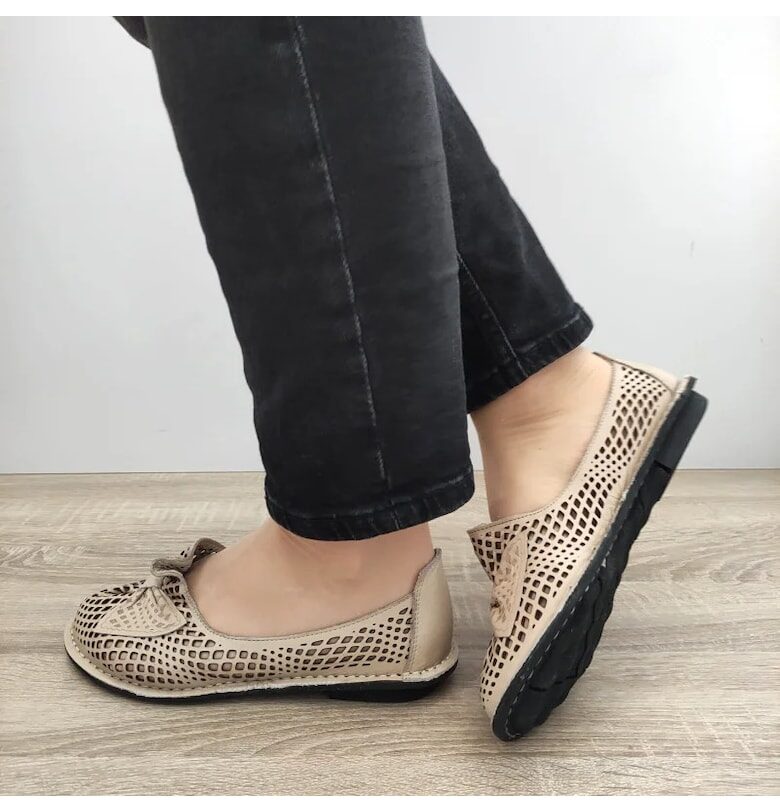 Дамски обувки  6670-01 Перфорирани - Бежови DOGATI