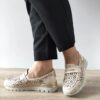 Дамски перфорирани обувки  6600 Beige - бежови Caspian