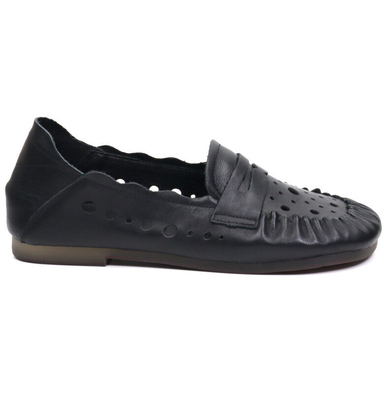 Дамски перфорирани обувки 8120 черни - FORMAZIONE