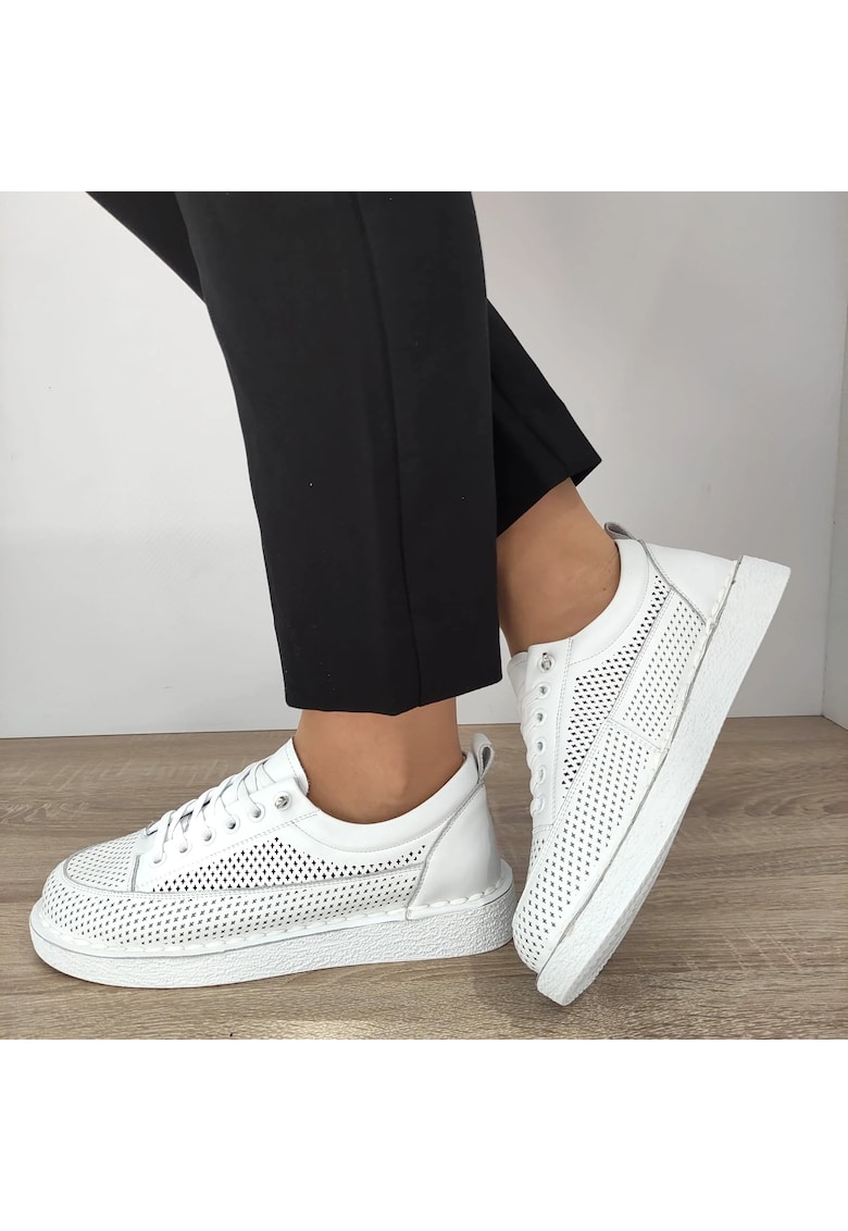 Дамски перфорирани обувки FRANCO GERARDO