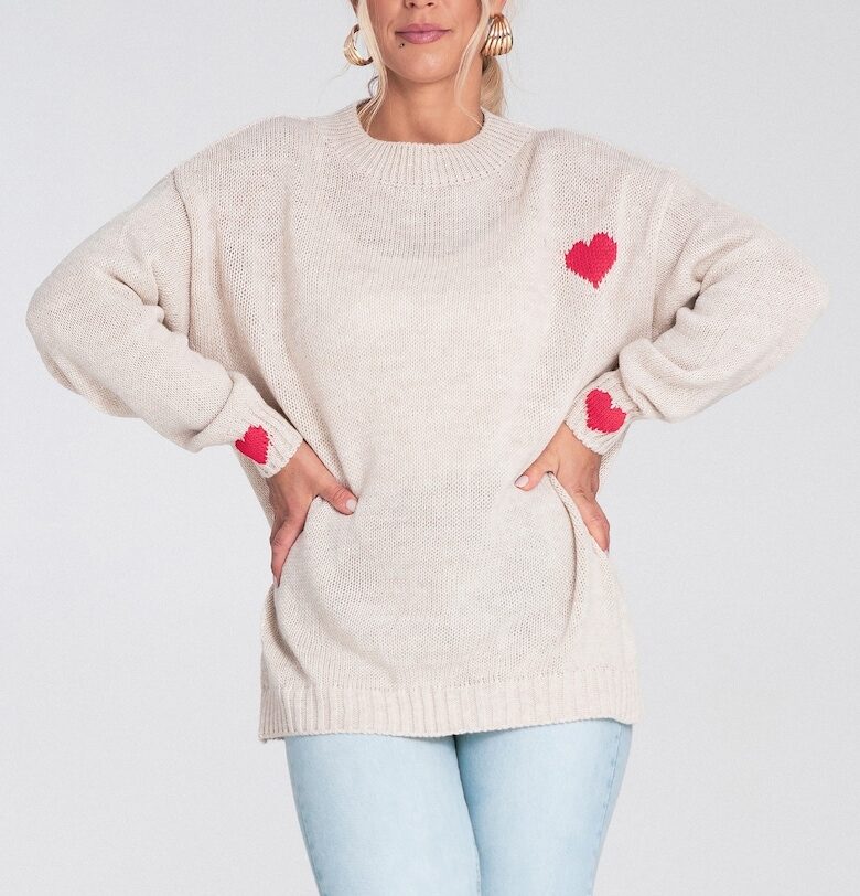 Дамски пуловер -  бежов - плетен - червени сърца - свободна кройка Figl