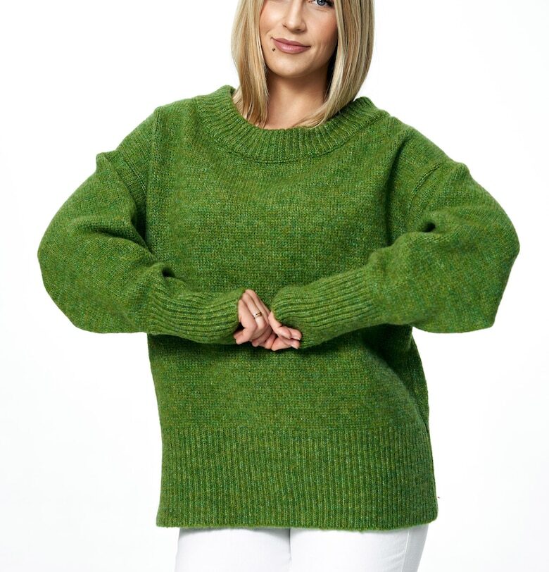 Дамски пуловер  с овърсайз деколте тип „лодка“ - зелен - универсален материал - Един размер Figl
