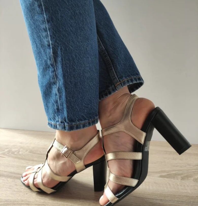 Дамски сандали  28319-44 - Елегантни - черни със златисто - Черни Marco Tozzi