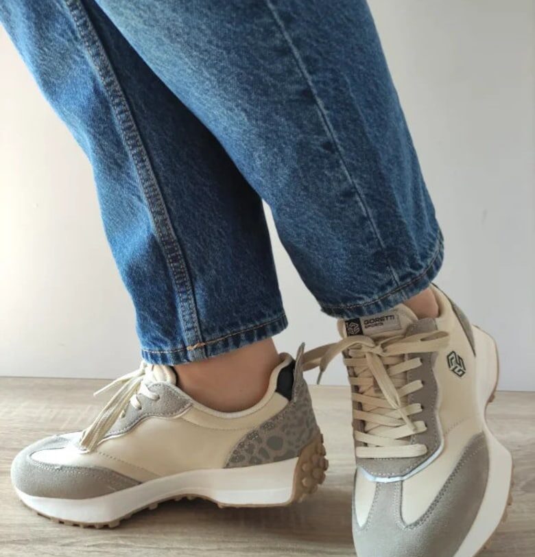 Дамски спортни обувки  27555 Бежови - Бежови GORETTI