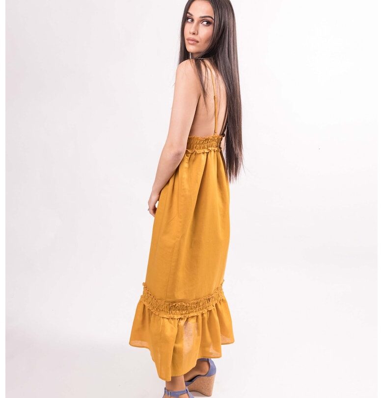 Дълга рокля с шпиц и крепирани зони - Синапено жълто - BALOU