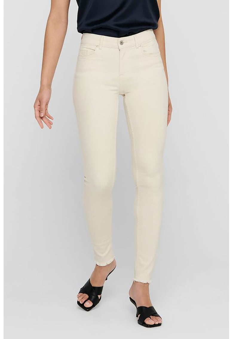 Дънки над глезена - по тялото Only