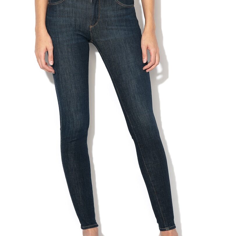 Дънки по тялото Wrangler