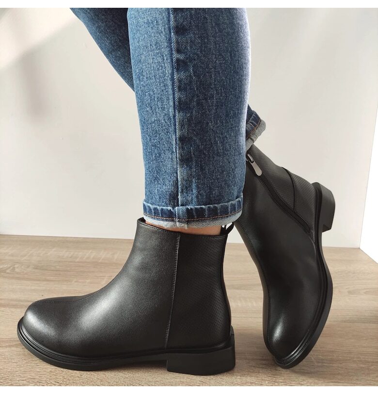 Ежедневни дамски боти  A1520-56 Black - Черни FORMAZIONE