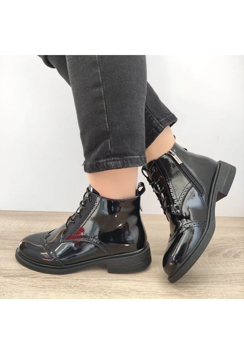 Ежедневни дамски ботуши 550022B 01-1 черен лак - черен Pass