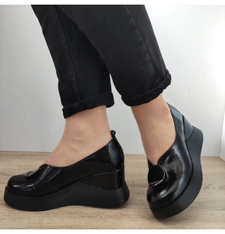 Ежедневни дамски обувки  1444-3 Black Lacquer - черни PERLLA