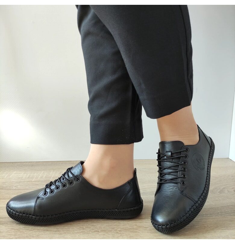 Ежедневни дамски обувки  24600 Black - черни Caspian