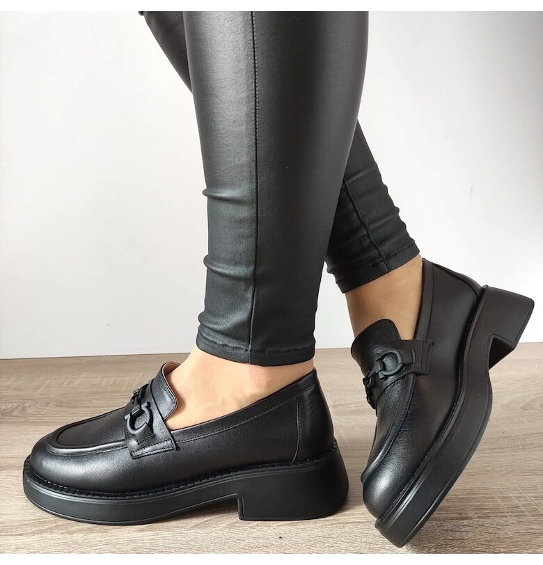 Ежедневни дамски обувки  3116-1 Black Lacquer - черни PERLLA