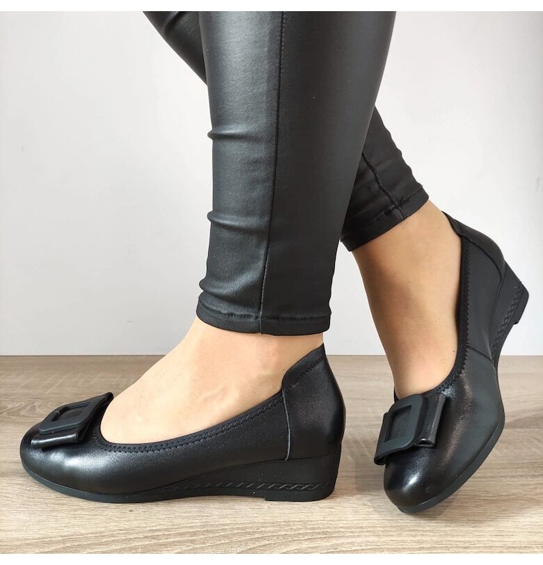 Ежедневни дамски обувки  440009A 01-N Black - черни Pass