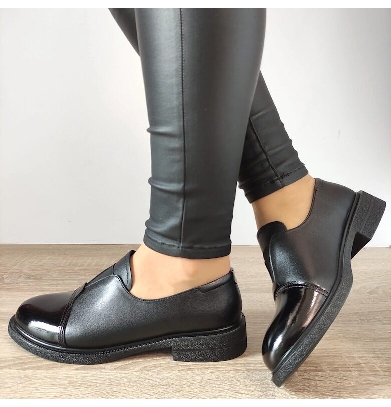 Ежедневни дамски обувки  540004 01-N черно + лак - черно + лак Pass