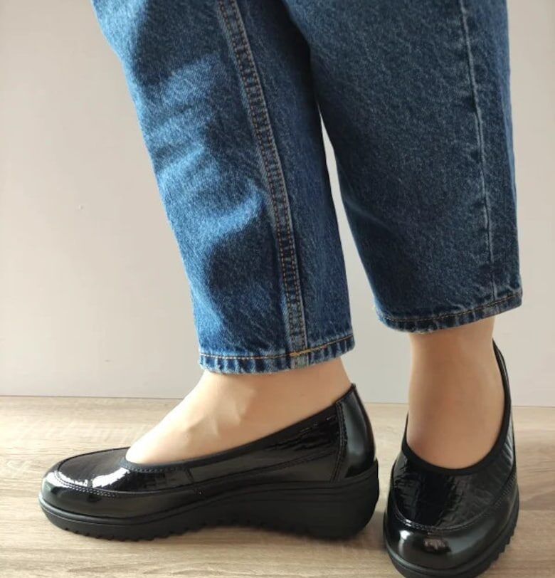 Ежедневни дамски обувки  60006A 01-O черни лачени - черни Karisma