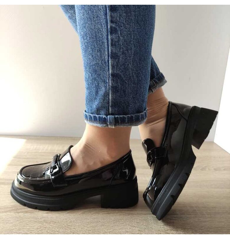 Ежедневни дамски обувки  Tp6830-1 Black Lacquer - черни FORMAZIONE